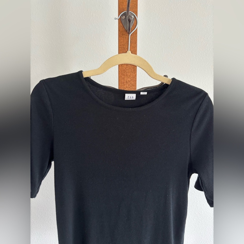 Gap Ribbed Tee - Picture 5 of 9